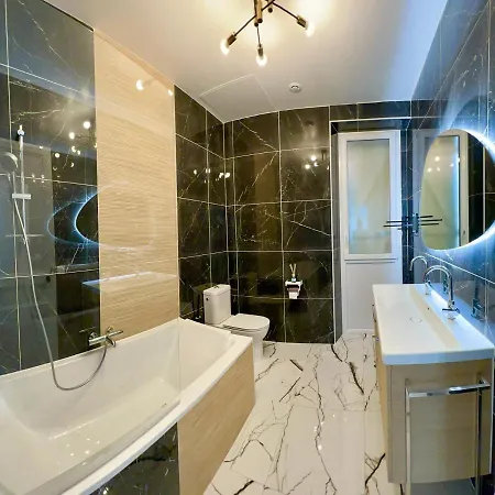 Apartament De Luxe Avec Fresque, Hyper Centre Et Parking Sure