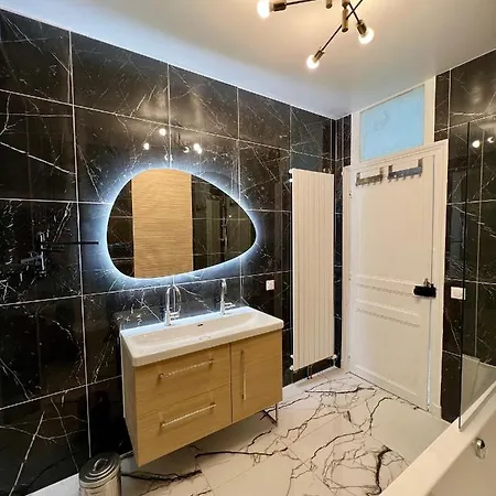 De Luxe Avec Fresque, Hyper Centre Et Parking Sure Apartament Fontainebleau