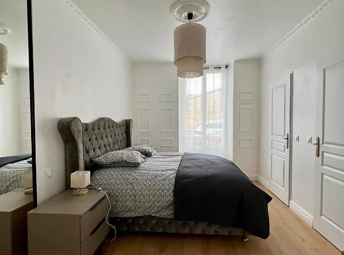 De Luxe Avec Fresque, Hyper Centre Et Parking Sure アパート