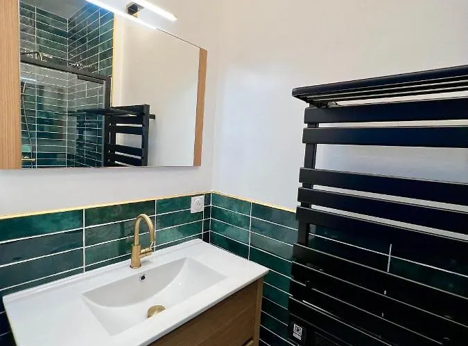 De Luxe Avec Fresque, Hyper Centre Et Parking Sure フォンテーヌブロー