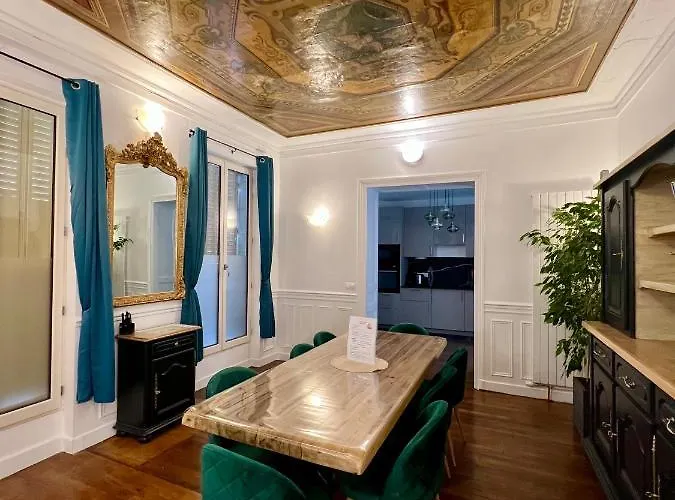 アパート De Luxe Avec Fresque, Hyper Centre Et Parking Sure フォンテーヌブロー